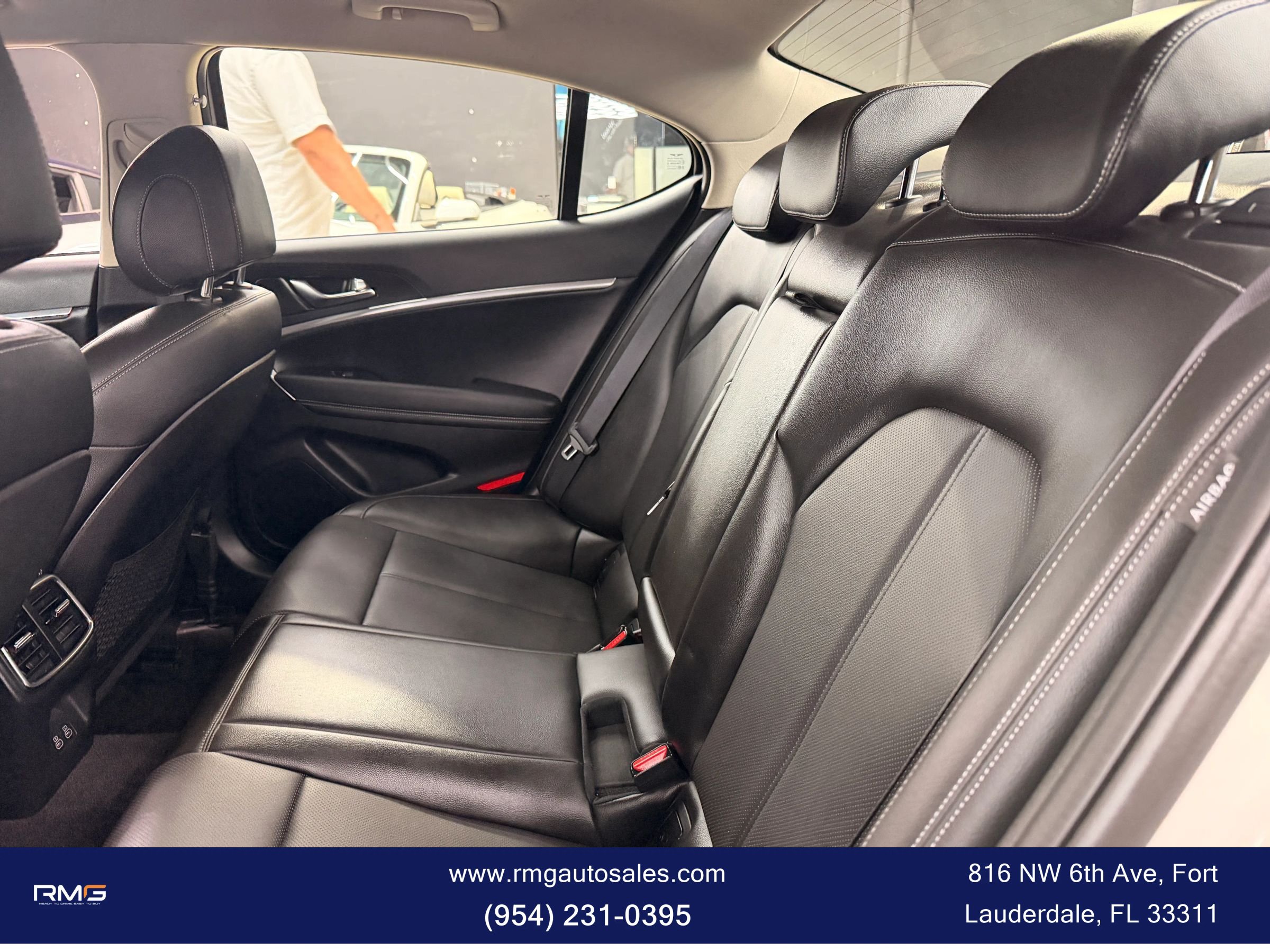 Used 2025 Genesis G70 2.5T RWD image 12