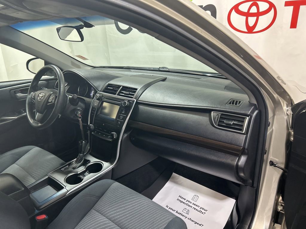 Used 2016 Toyota Camry LE image 12