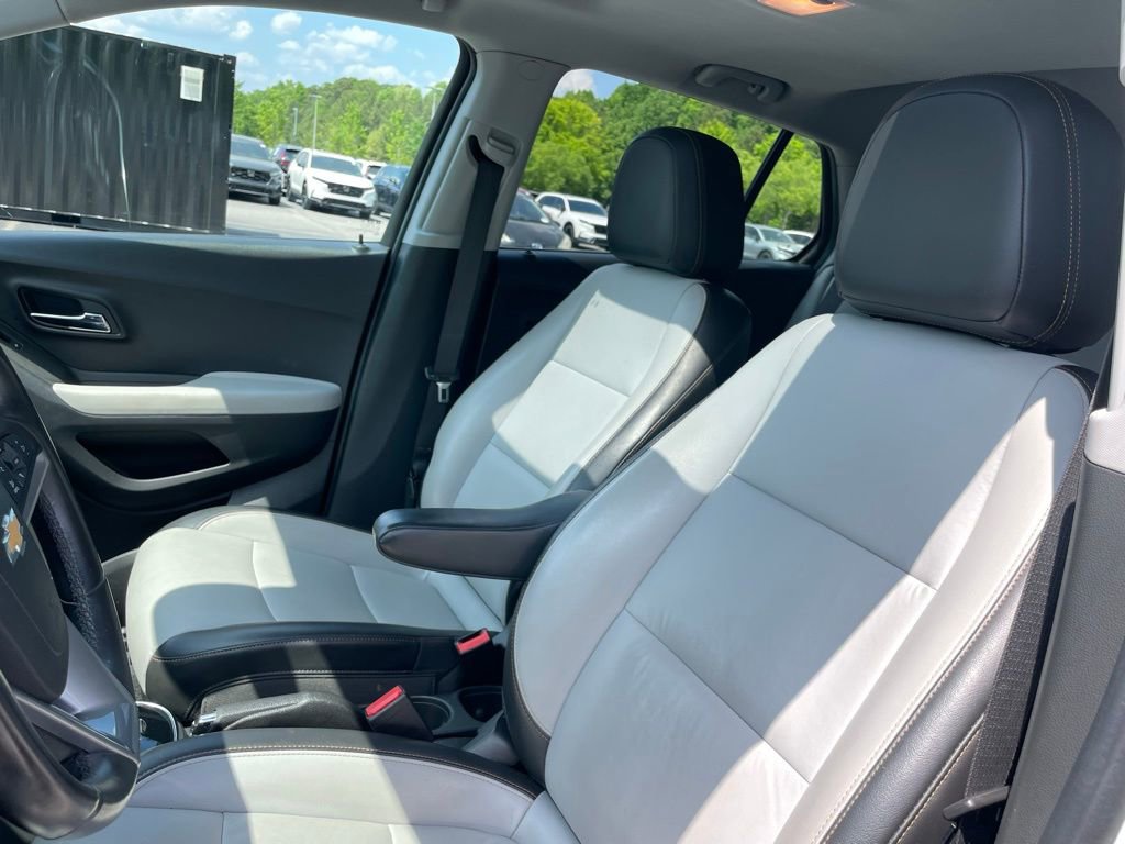 Used 2017 Chevrolet Trax Premier FWD image 25