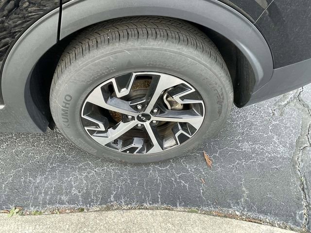 Used 2025 Kia Sportage EX image 6