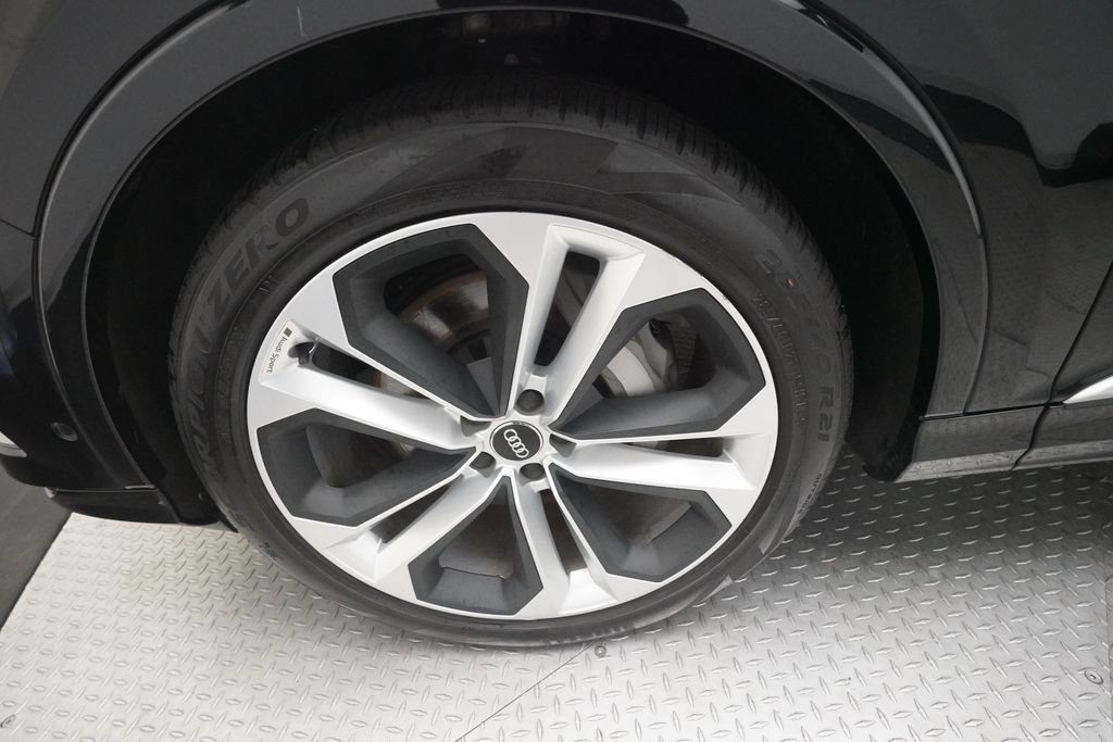 Used 2020 Audi Q7 3.0T Prestige w/ Prestige Package AWD/4WD image 28