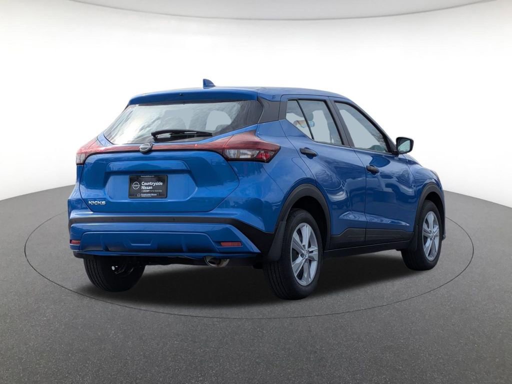 Used 2025 Nissan Kicks Play S image 5