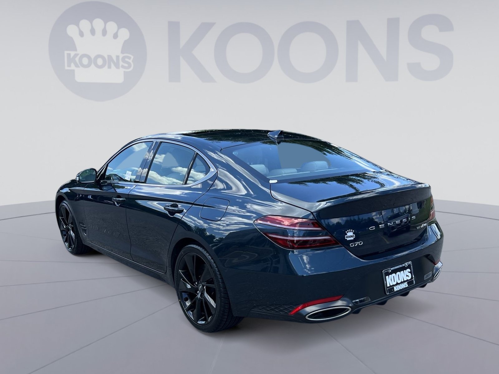 Used 2023 Genesis G70 3.3T image 4