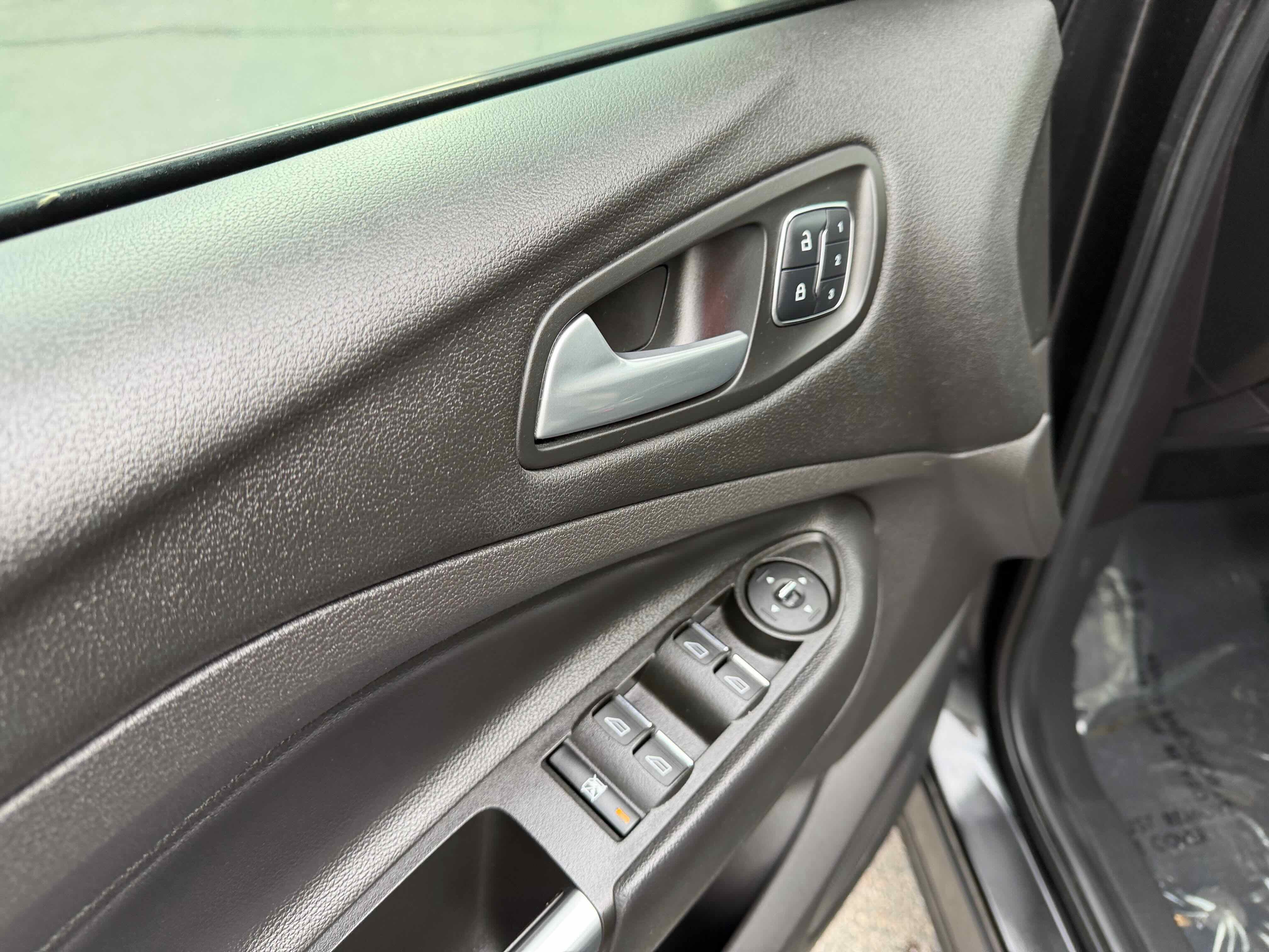 Used 2015 Ford Escape Titanium w/ Equipment Group 301A image 15