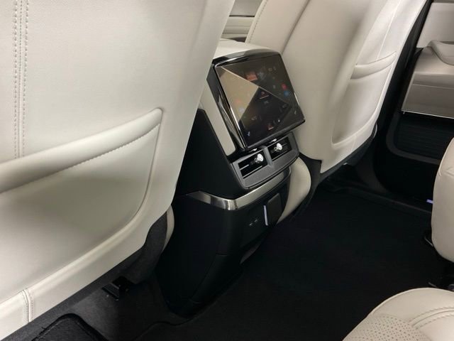 New 2026 Cadillac Vistiq Luxury w/ LPO, Floor Liner Package image 17