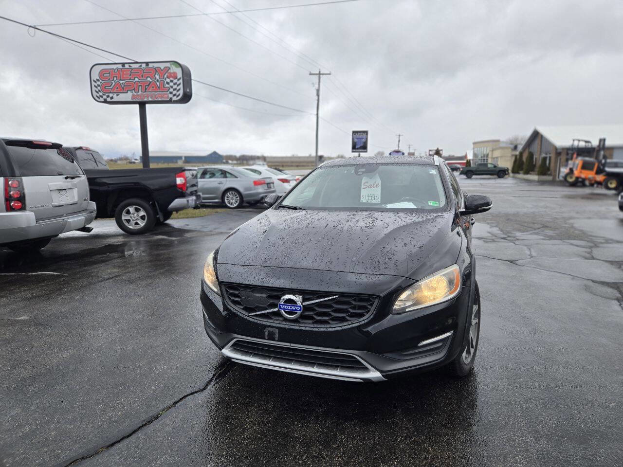Used 2016 Volvo V60 T5 Cross Country image 12
