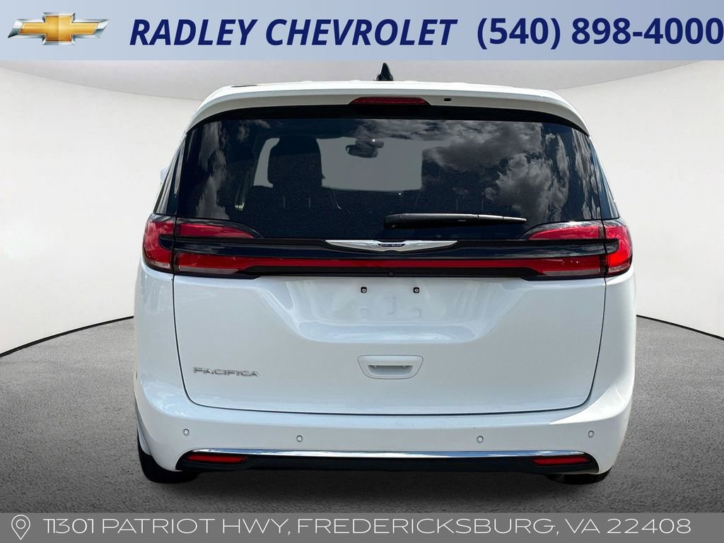 Used 2024 Chrysler Pacifica Touring-L FWD image 29