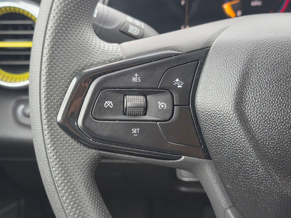Used 2026 Chevrolet Trax LT FWD image 36