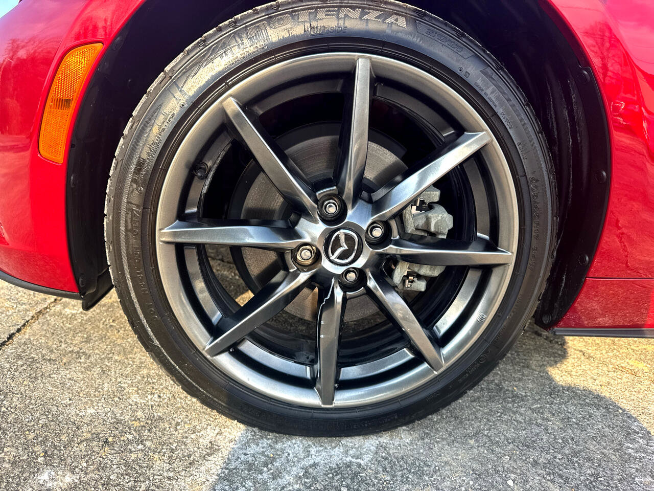 Used 2017 MAZDA MX-5 Miata RF Grand Touring image 16