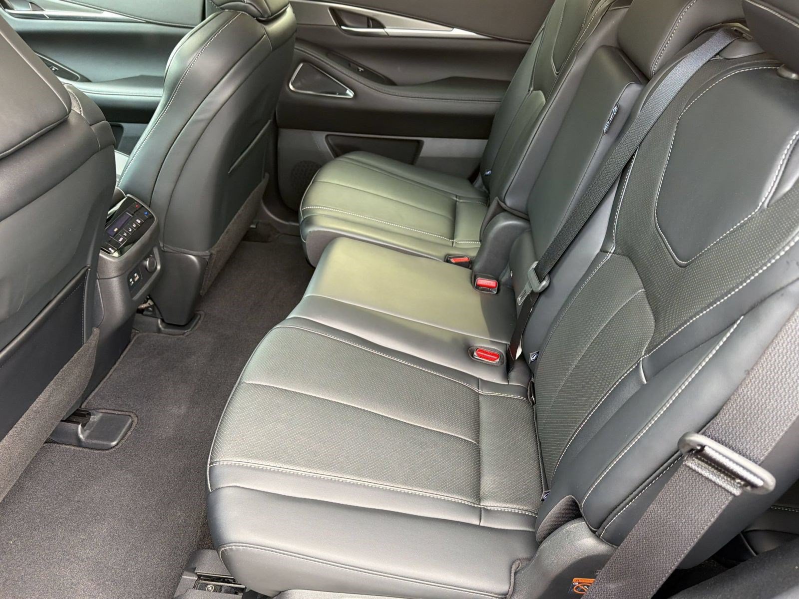 Used 2023 INFINITI QX60 Luxe w/ Performance Audio Package AWD/4WD image 22