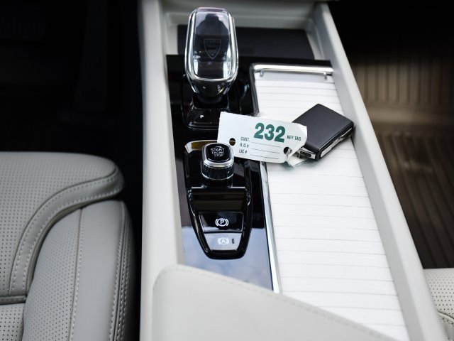 New 2026 Volvo XC60 T8 Ultra w/ Protection Package Premier image 26
