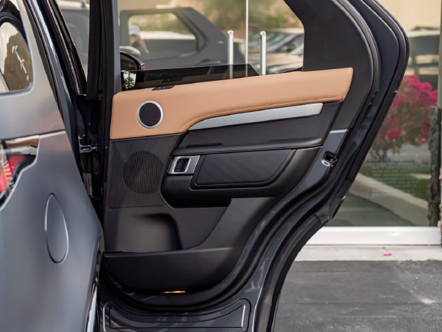 New 2026 Land Rover Discovery Limited Edition AWD/4WD image 34