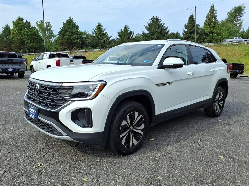 Used 2025 Volkswagen Atlas Cross Sport SE AWD/4WD image 7