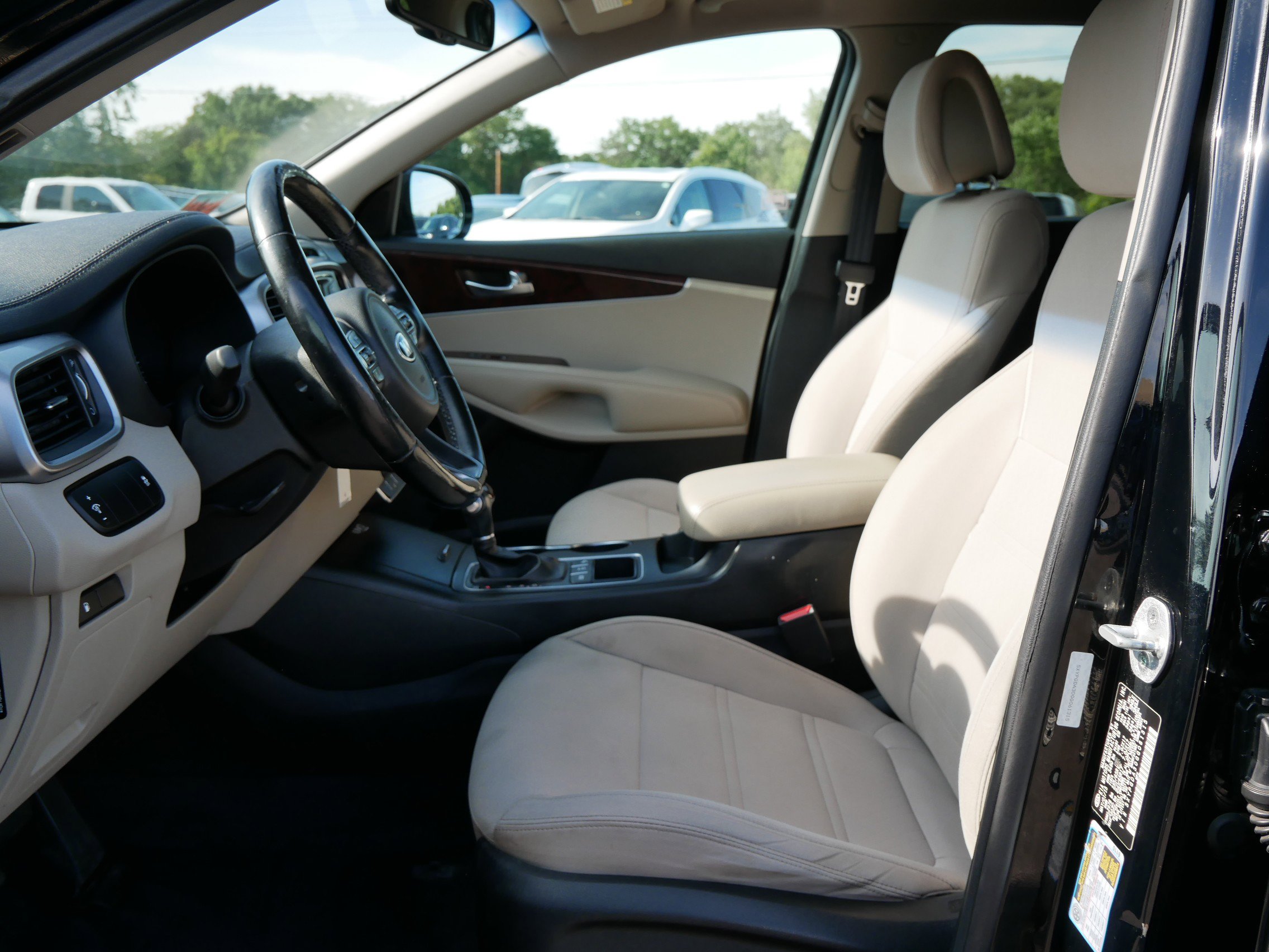 Used 2016 Kia Sorento LX w/ LX Convenience Package image 11