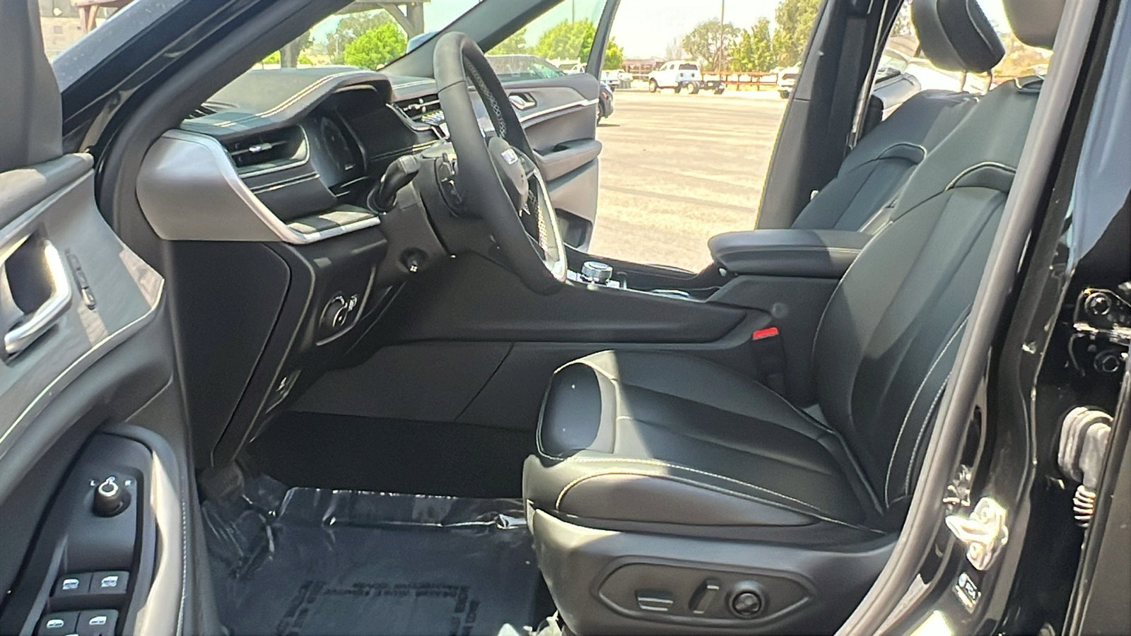 New 2025 Jeep Grand Cherokee L Limited w/ Luxury Tech Group II image 15