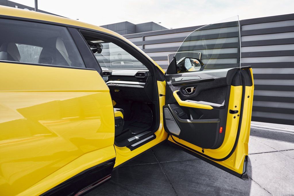 Used 2021 Lamborghini Urus image 22