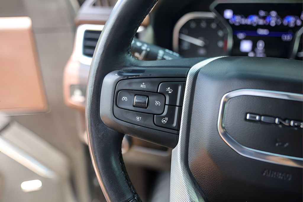 Used 2021 GMC Yukon Denali AWD/4WD image 14