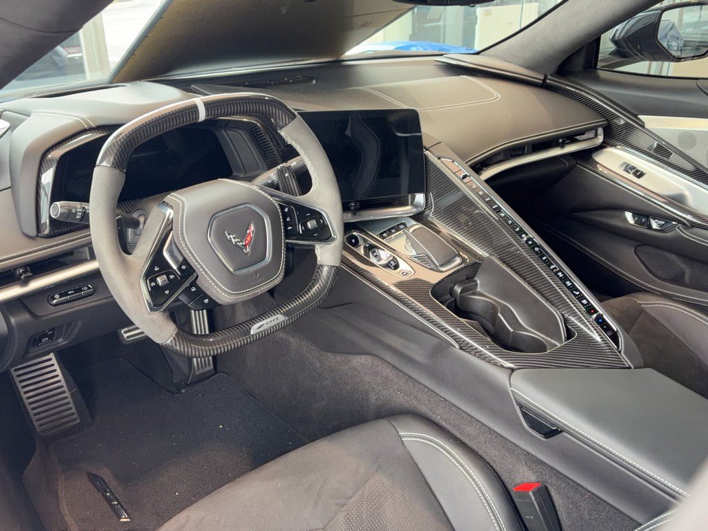 Used 2024 Chevrolet Corvette Z06 RWD image 10