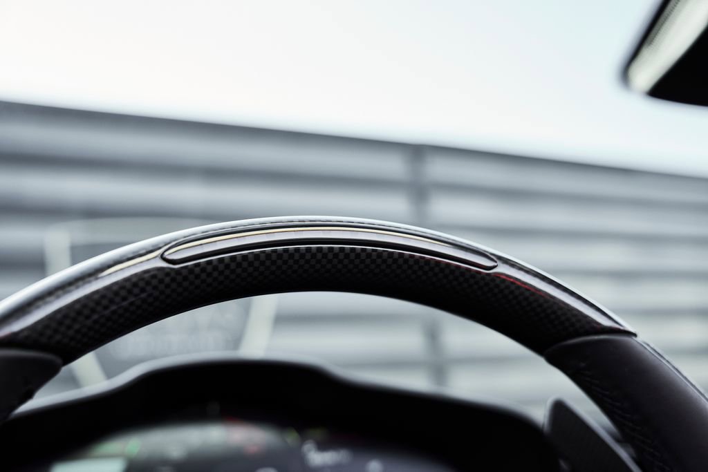 Used 2024 Ferrari SF90 Spider image 61