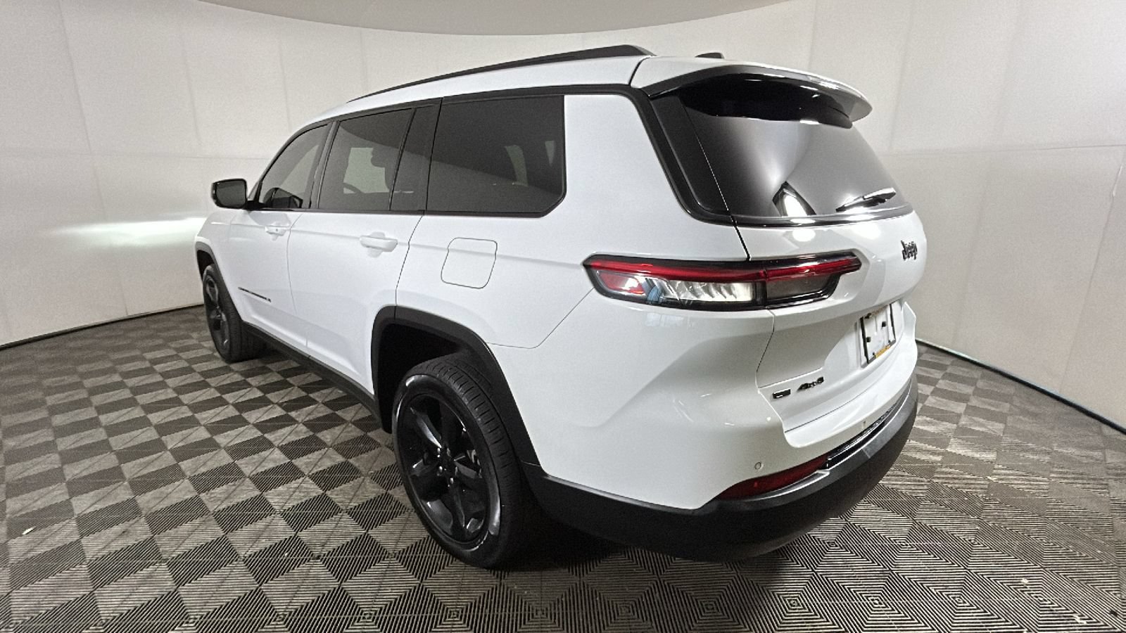 Used 2021 Jeep Grand Cherokee L Laredo AWD/4WD image 5