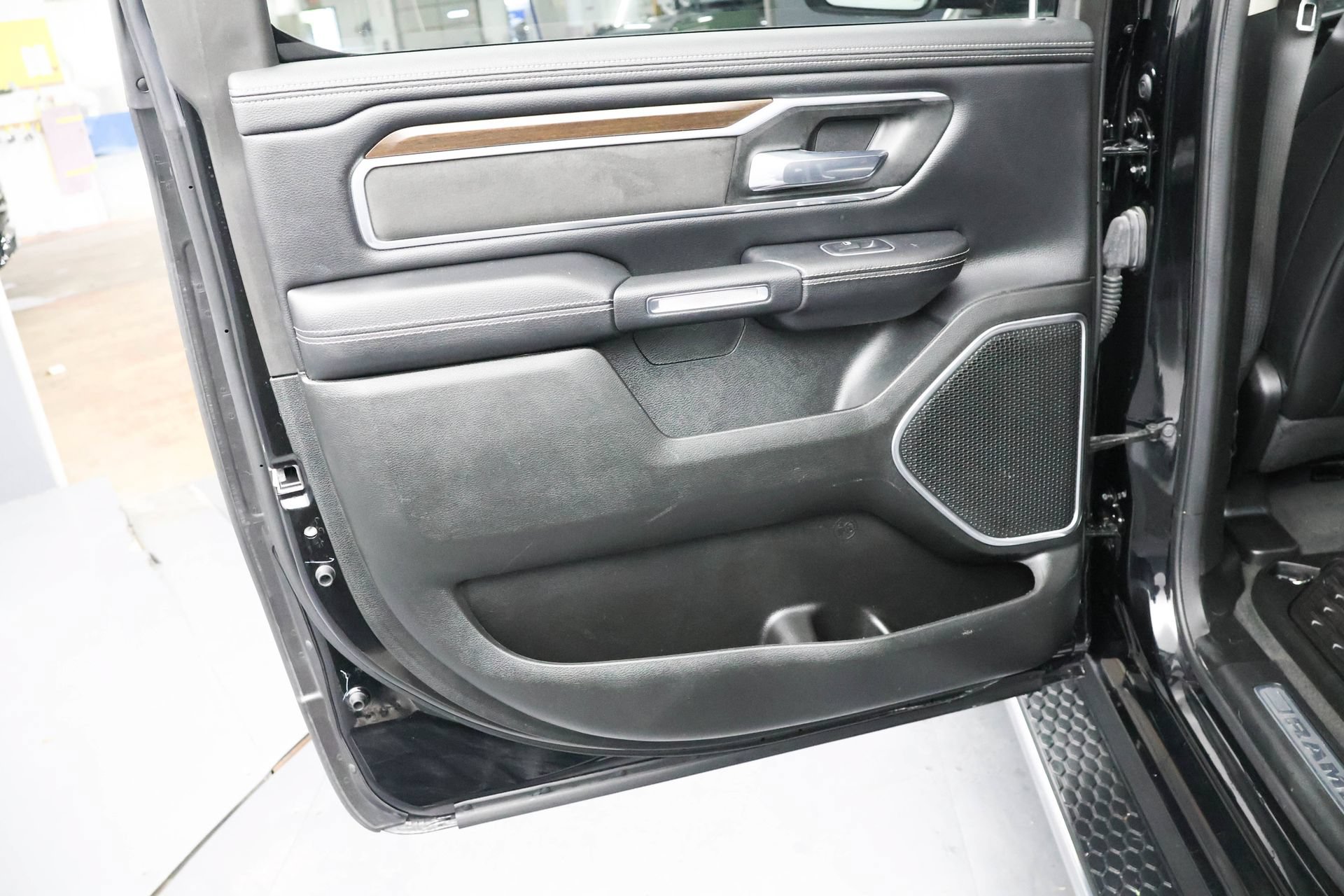 Used 2022 RAM 1500 Laramie AWD/4WD image 26