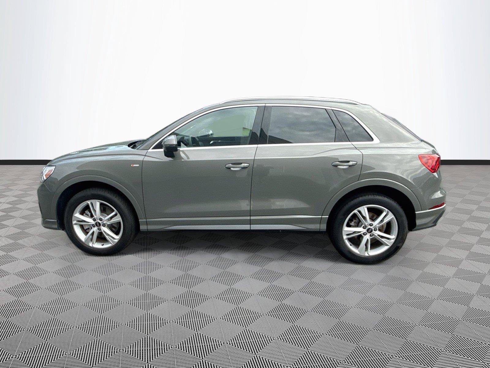 Used 2023 Audi Q3 2.0T Premium Plus w/ Premium Plus Package AWD/4WD image 4