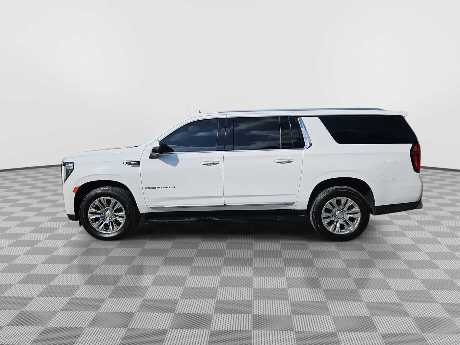 Certified 2021 GMC Yukon XL Denali AWD/4WD image 9