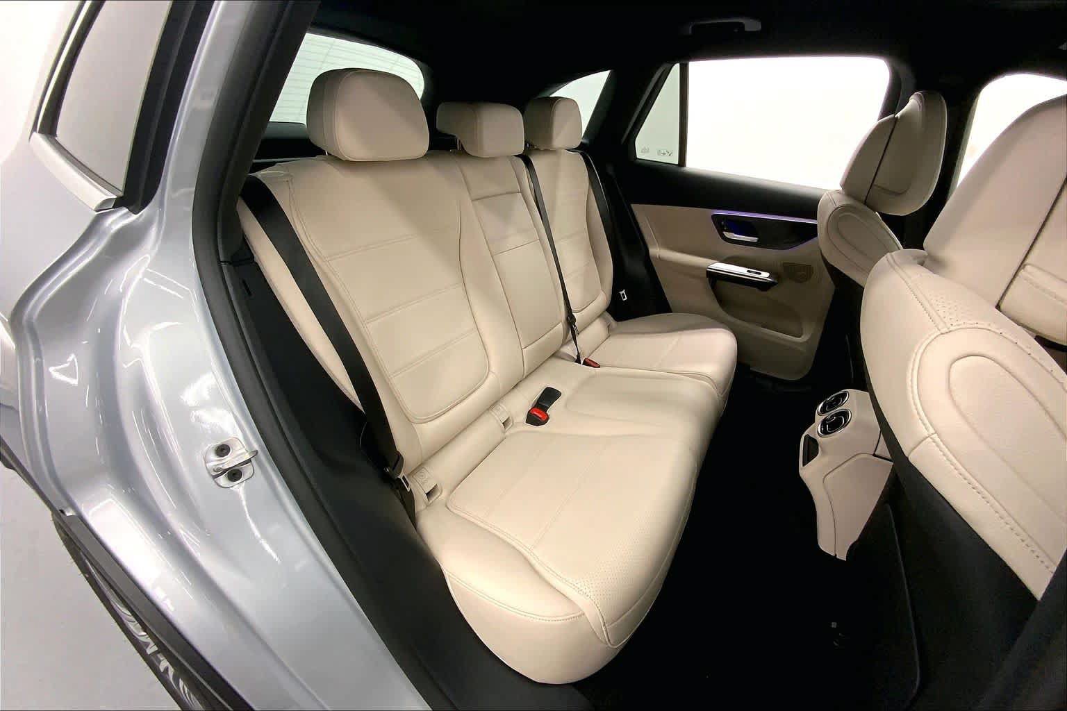 Used 2026 Mercedes-Benz GLC 300 image 13