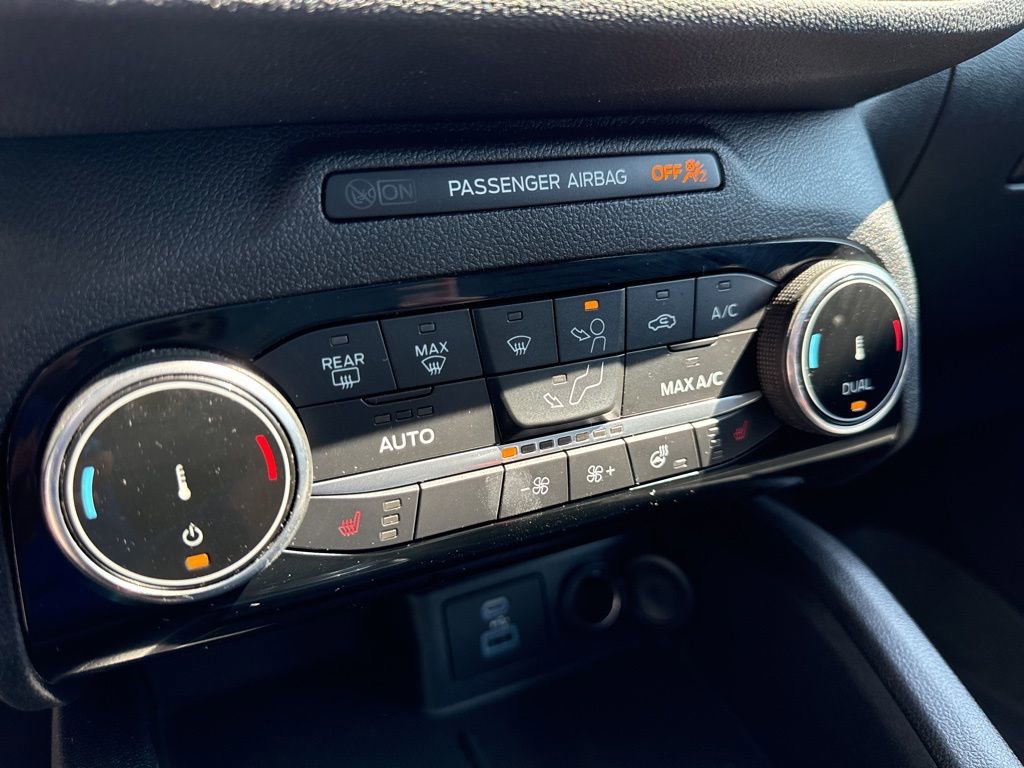 Used 2022 Ford Escape Titanium image 31