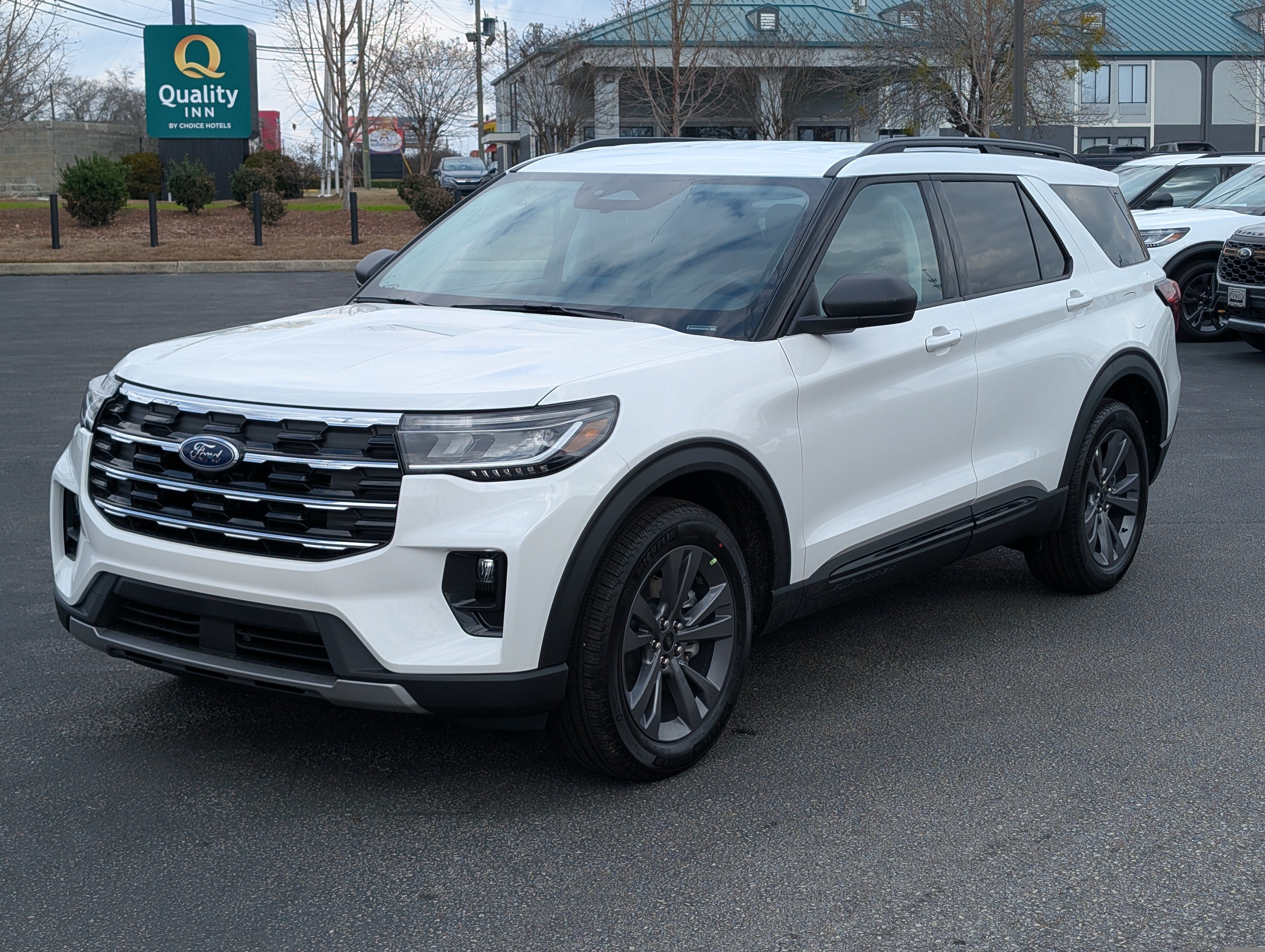 New 2026 Ford Explorer Active w/ Active Comfort Package AWD/4WD image 2