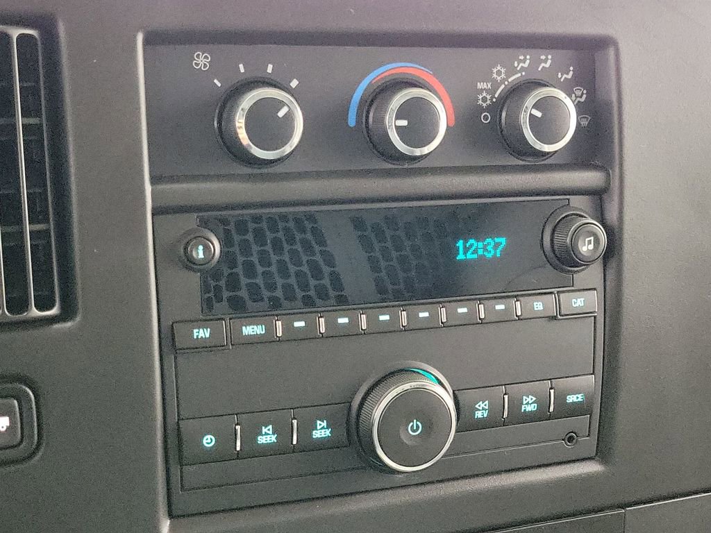 Used 2015 Chevrolet Express 2500 Extended image 11