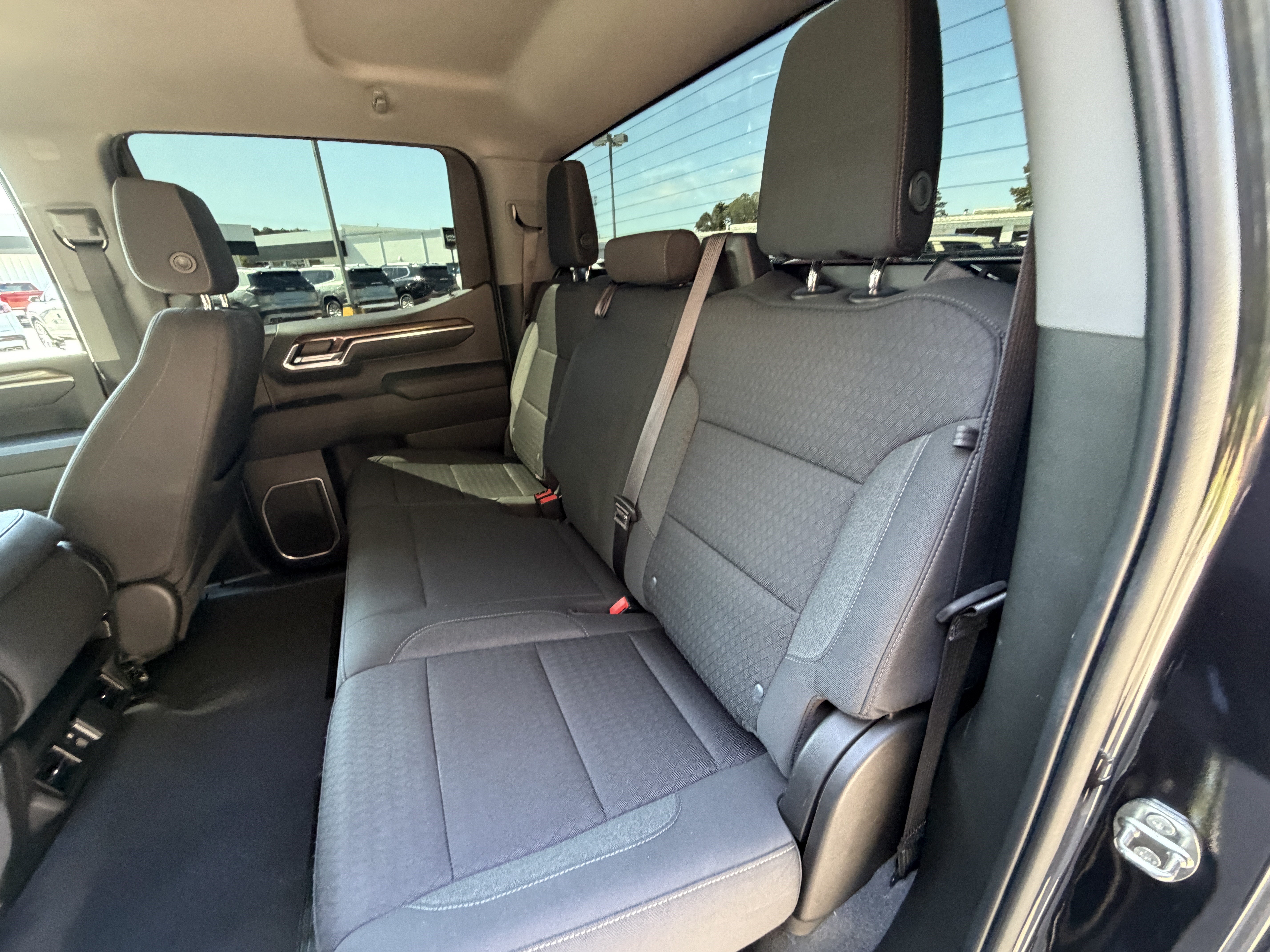 Used 2022 Chevrolet Silverado 1500 LT AWD/4WD image 42