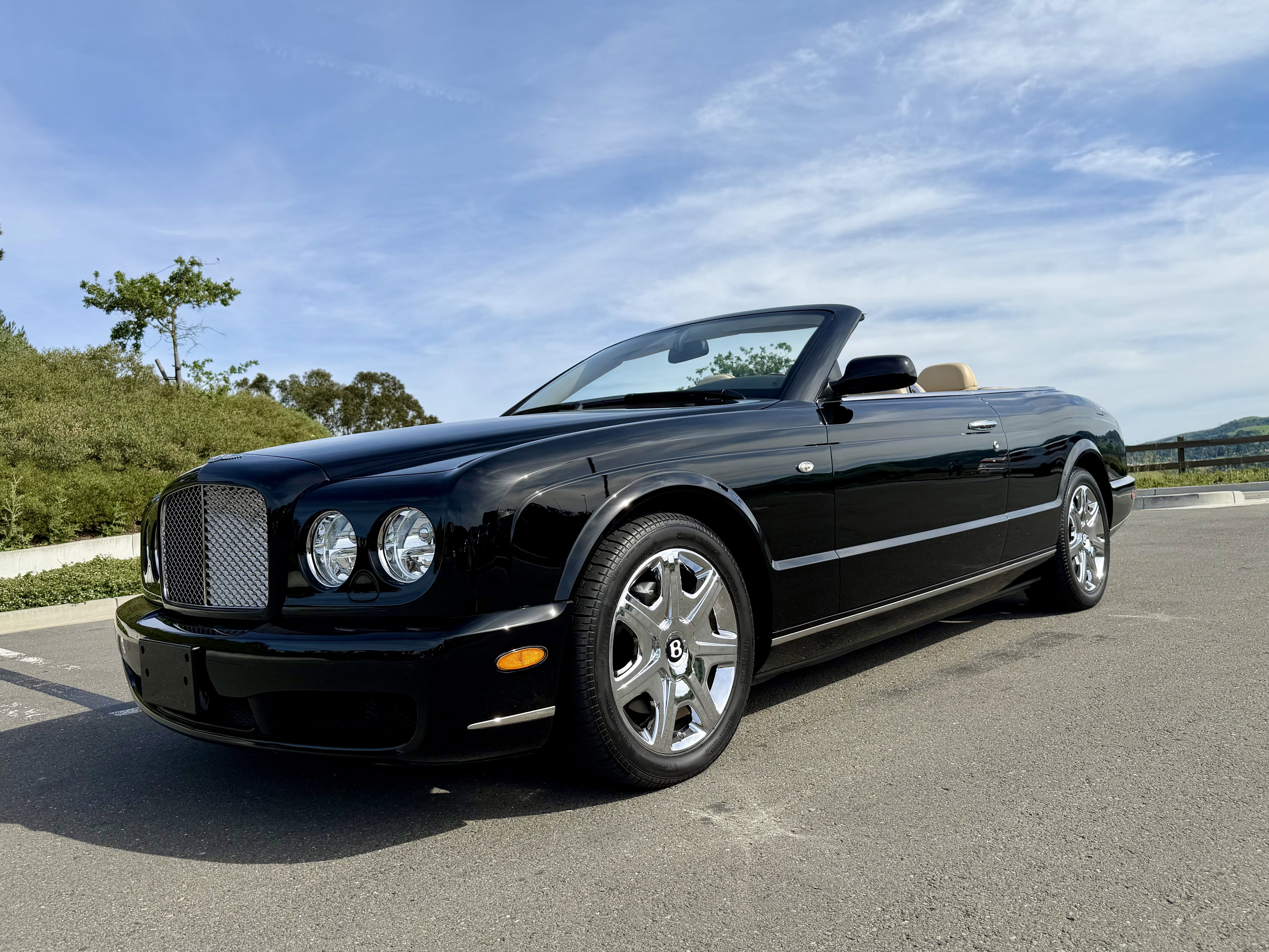 Used 2007 Bentley Azure image 2