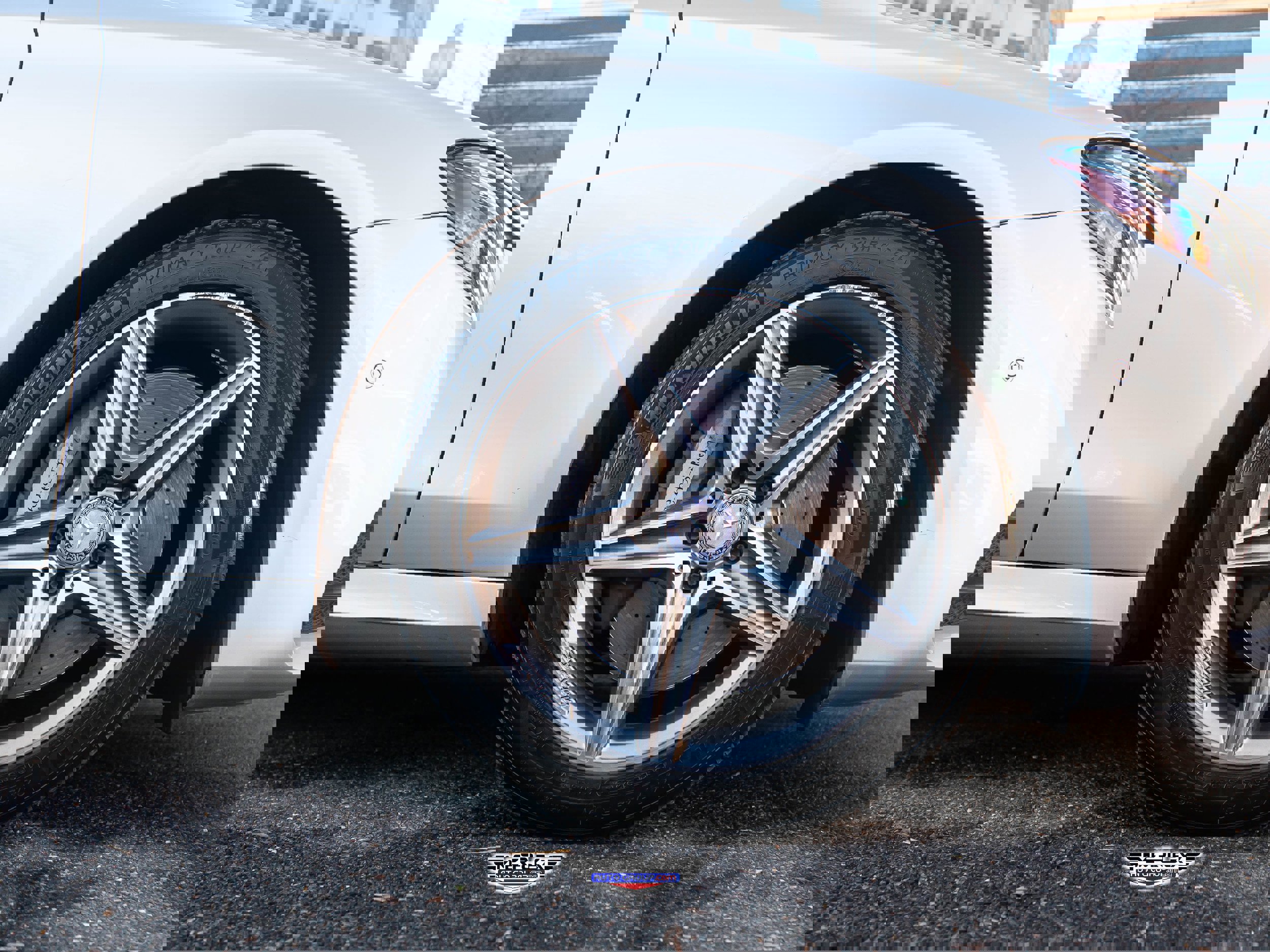 Used 2017 Mercedes-Benz E 300 4MATIC image 9