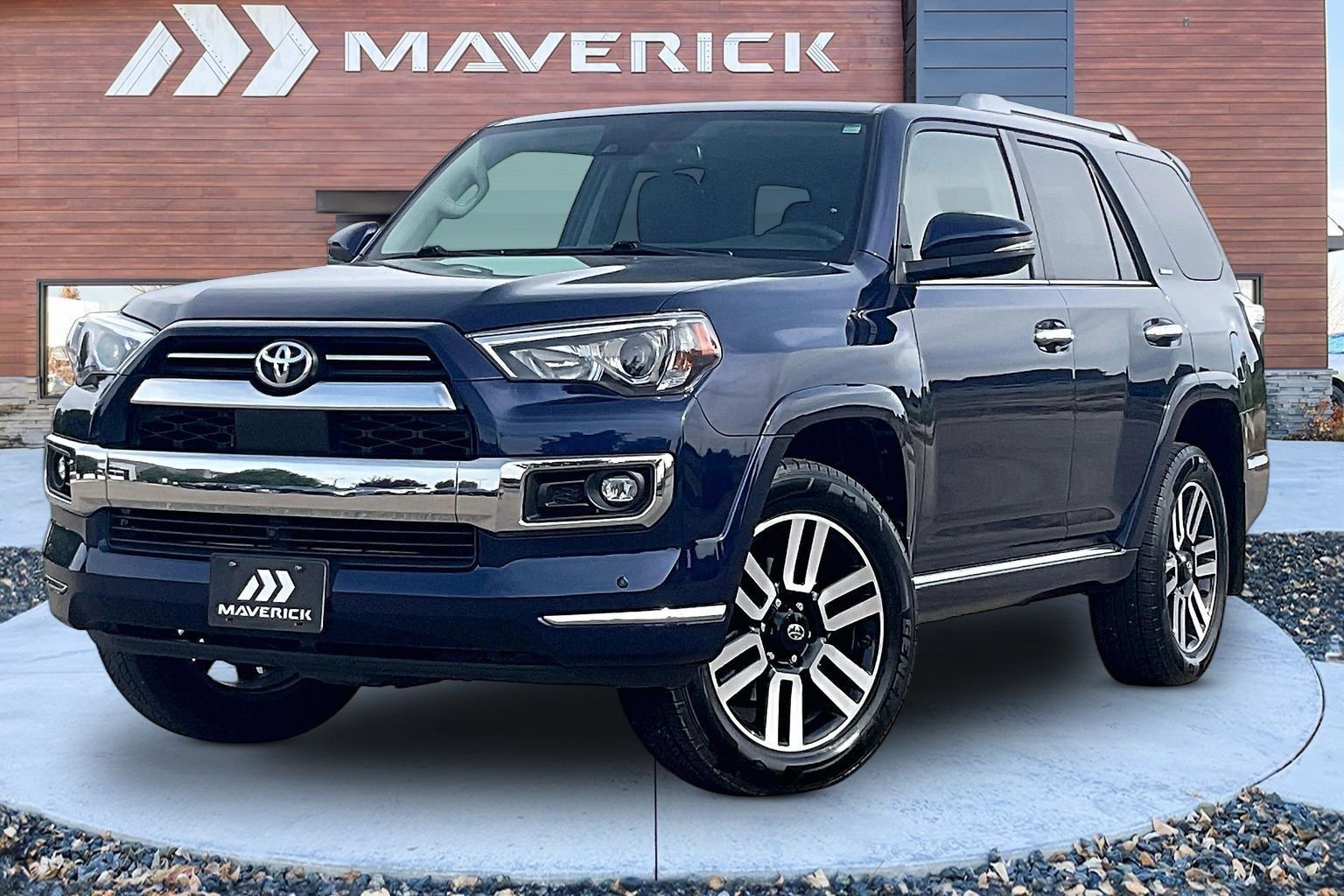 Used 2022 Toyota 4Runner Limited AWD/4WD image 3