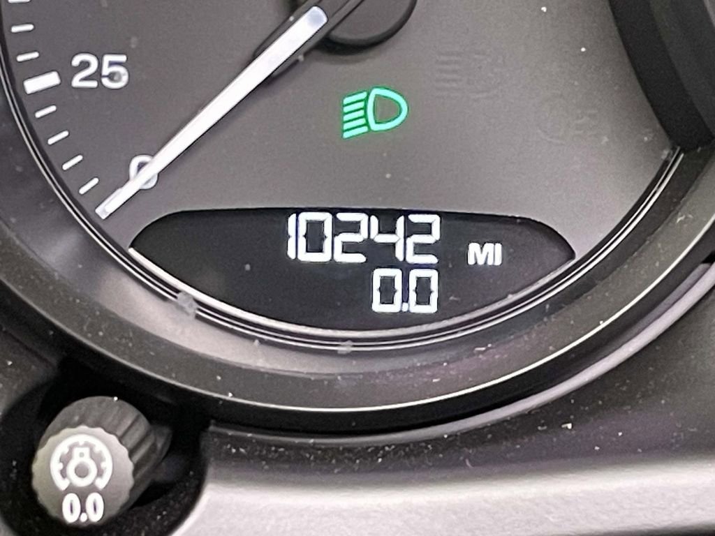 Certified 2025 Porsche Macan image 47