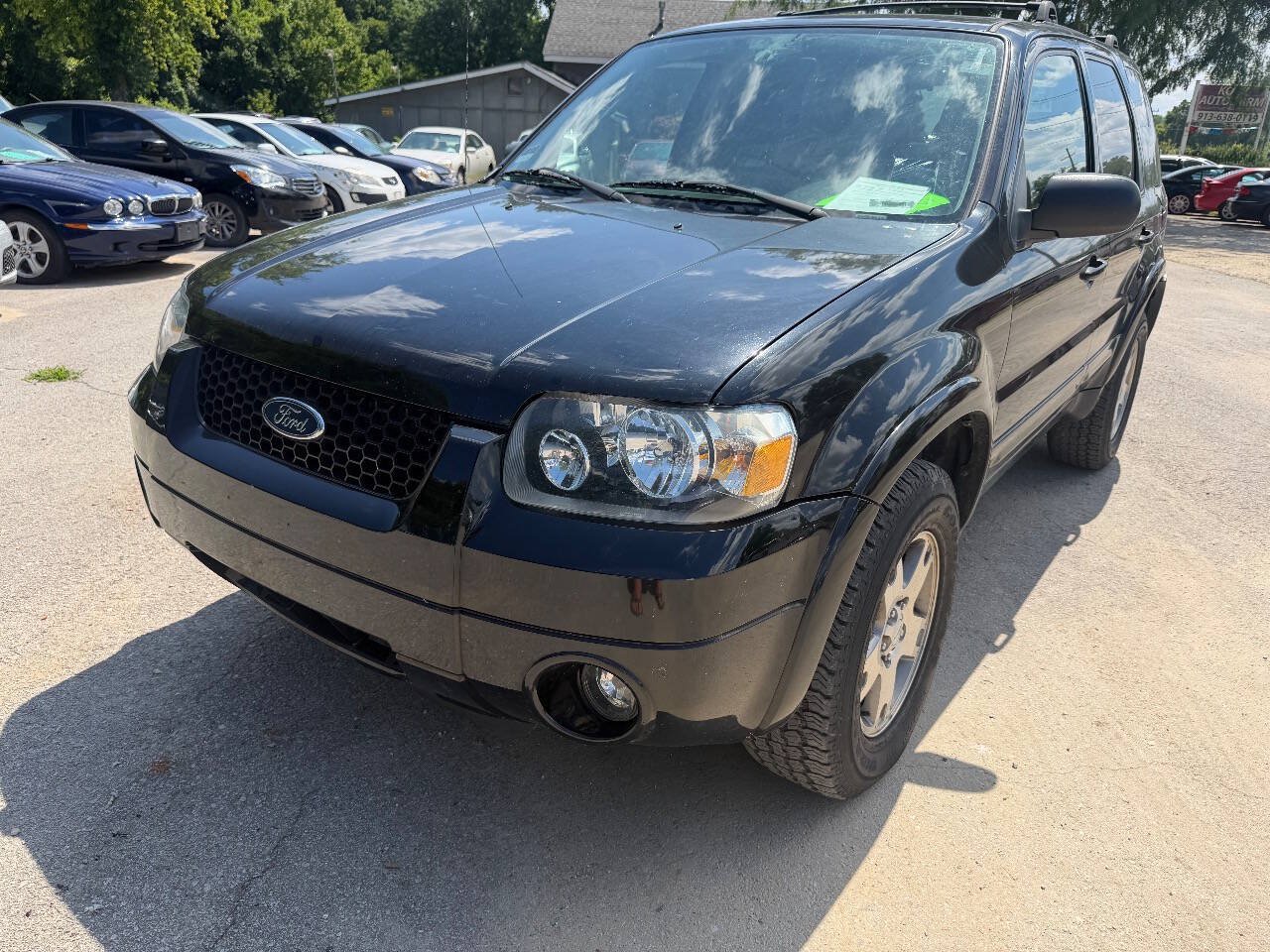 Used 2005 Ford Escape Limited FWD image 2