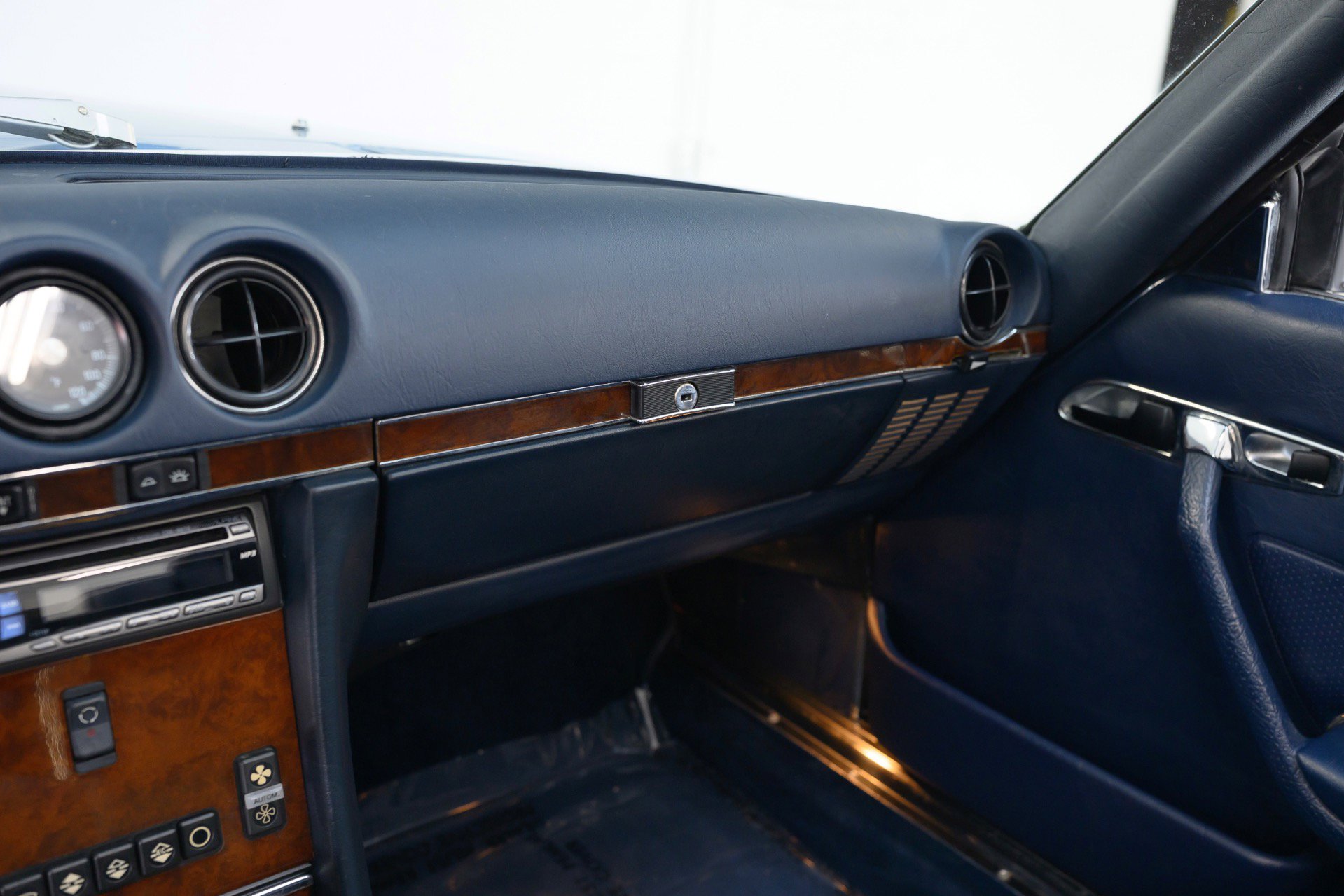 Used 1987 Mercedes-Benz 560 SL image 26