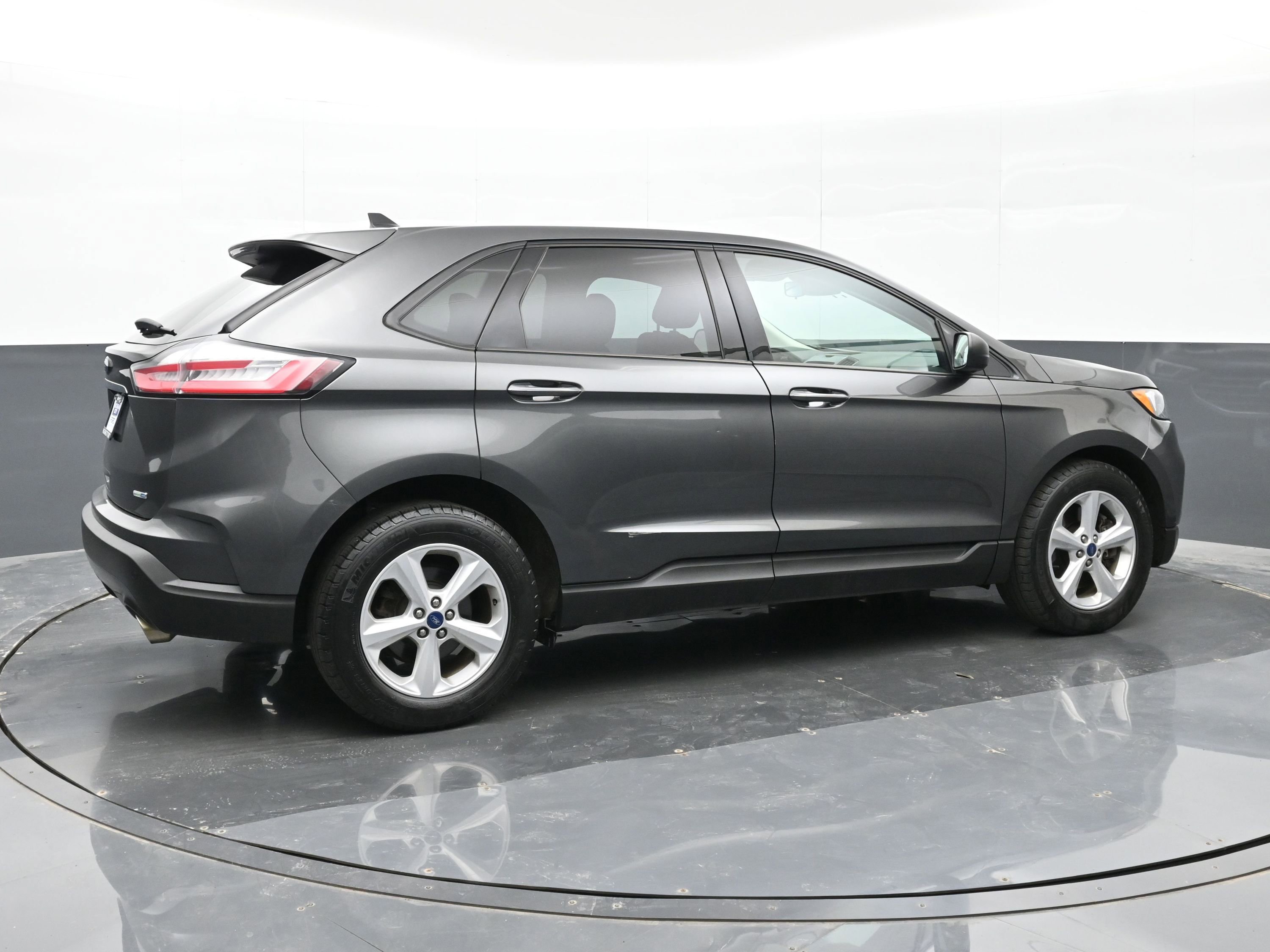 Used 2020 Ford Edge SE AWD/4WD image 4