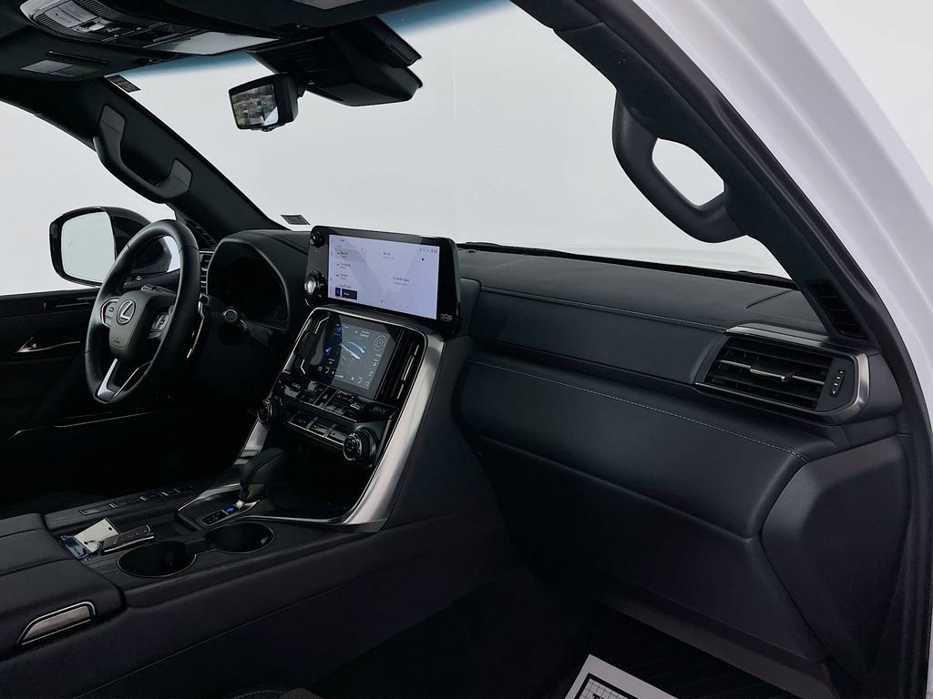 Used 2025 Lexus LX 700h Overtrail image 38