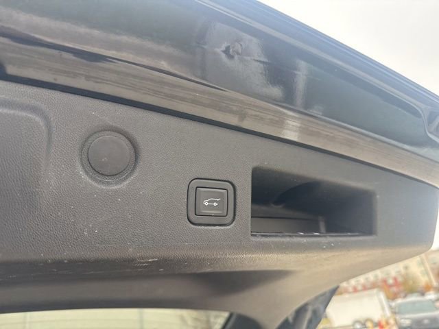 Used 2023 Chevrolet Equinox RS image 9