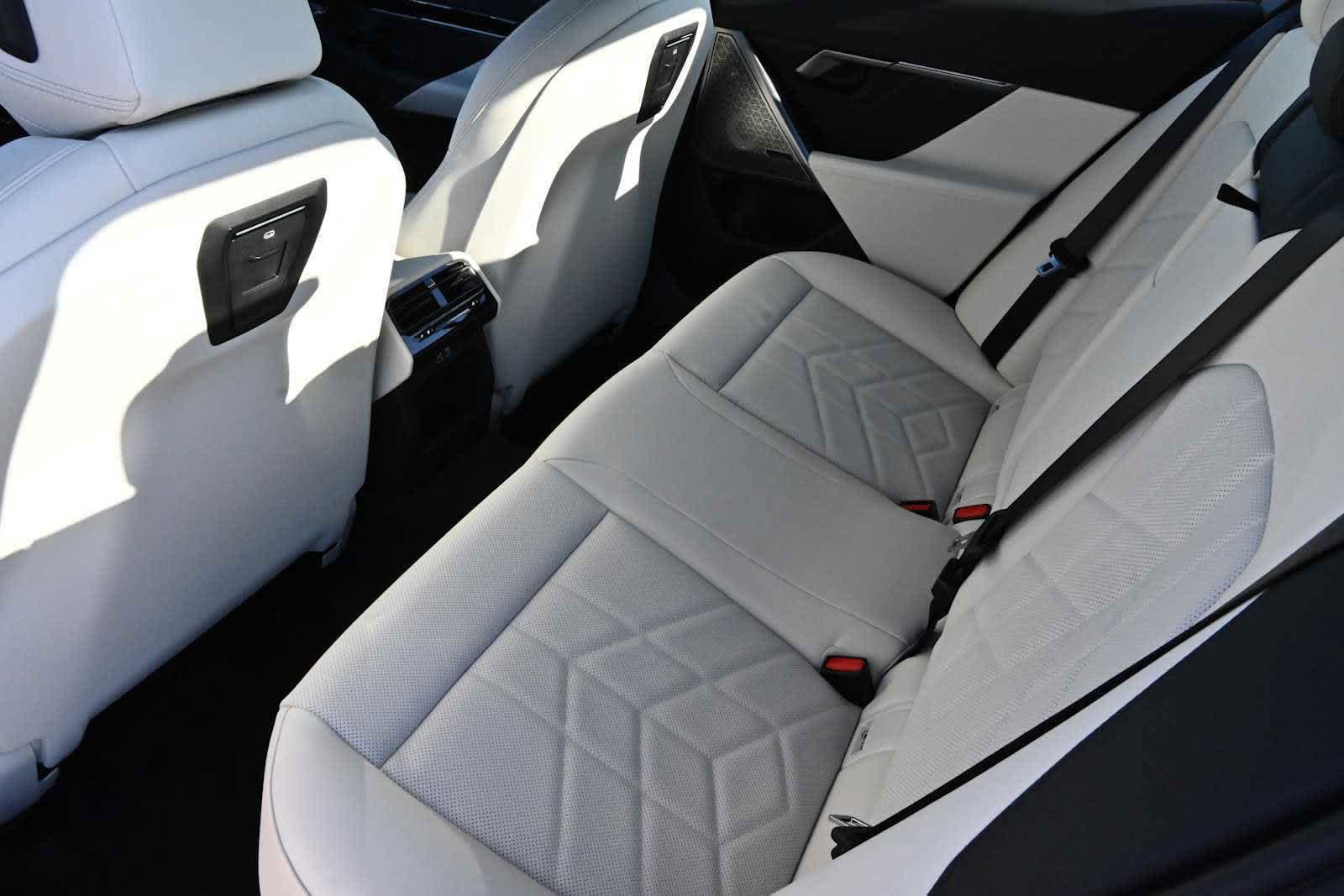 New 2026 BMW 530i w/ M Sport Package RWD image 10