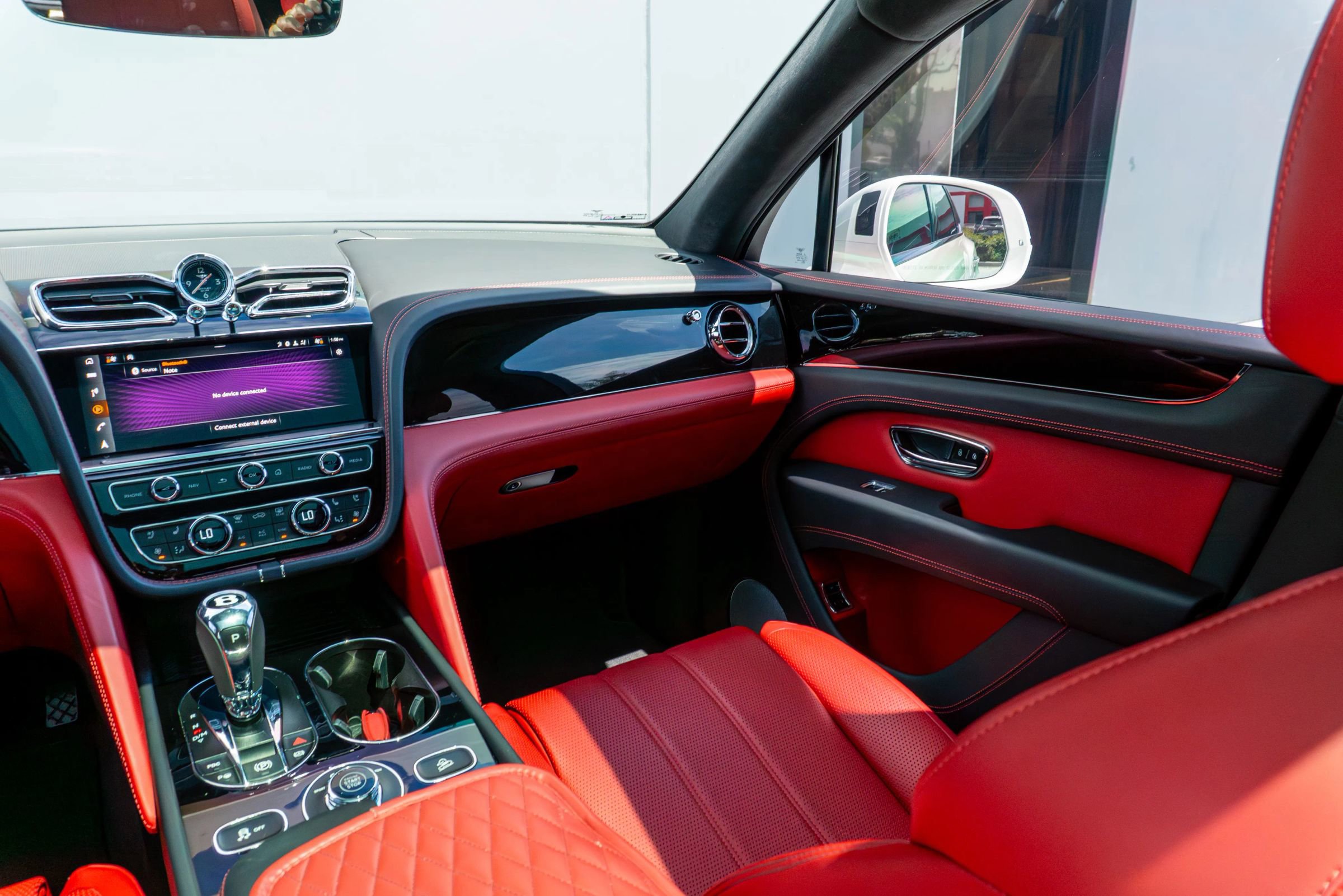 Used 2023 Bentley Bentayga image 62