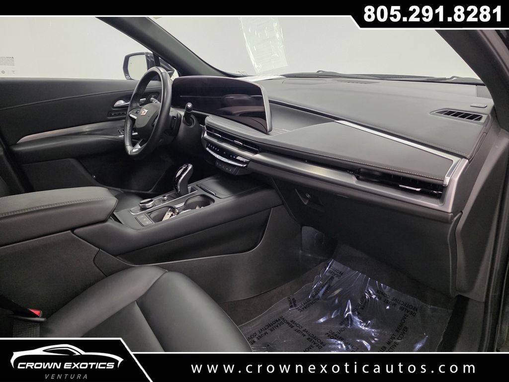Used 2025 Cadillac XT4 Premium Luxury w/ Cold Weather Package FWD image 11