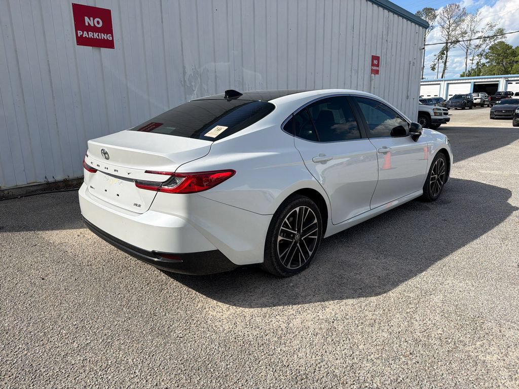 Used 2025 Toyota Camry XLE FWD image 6