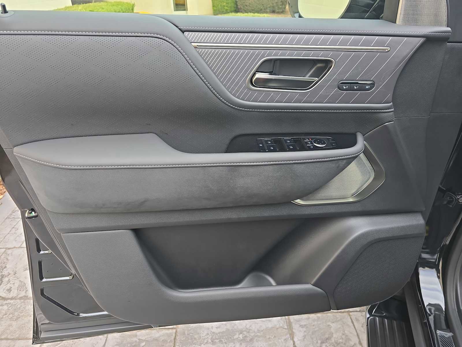 New 2026 INFINITI QX80 Autograph w/ Premium Cargo Package image 15