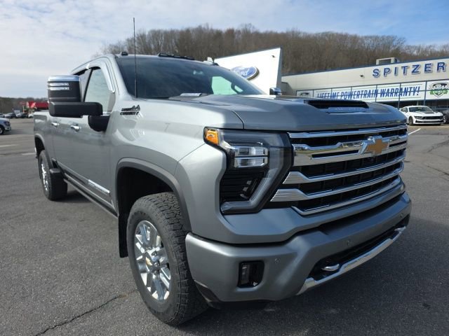 Used 2024 Chevrolet Silverado 3500 High Country w/ High Country Premium Package image 3