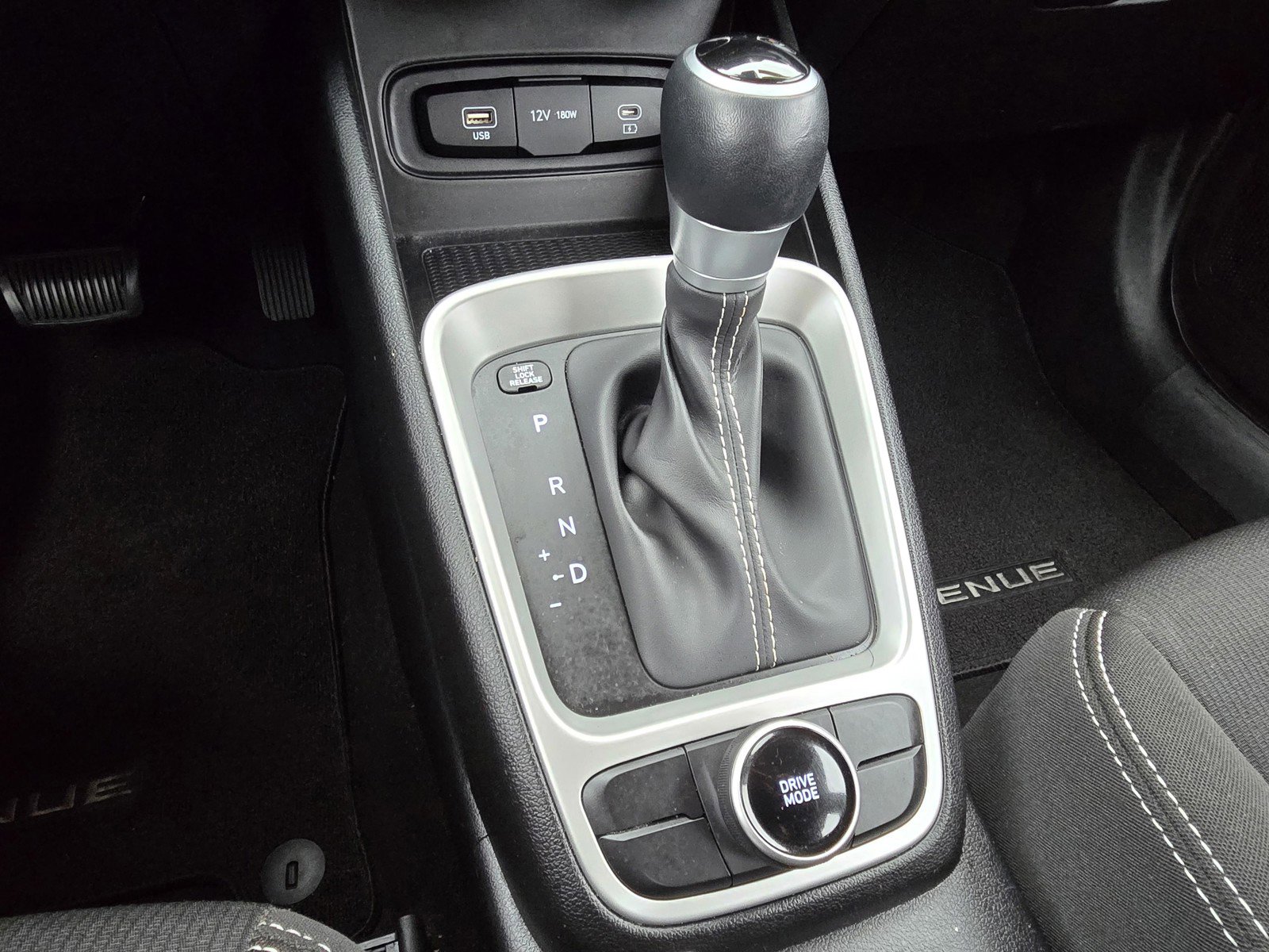 Certified 2024 Hyundai Venue SEL image 20