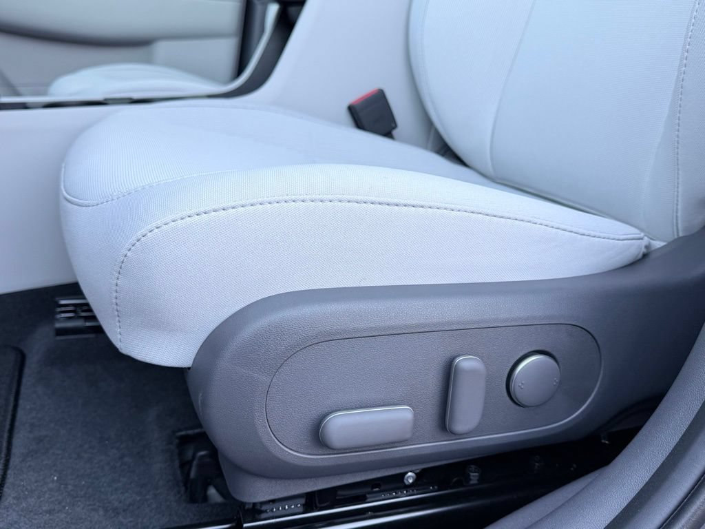 New 2025 Hyundai Kona SEL FWD image 10