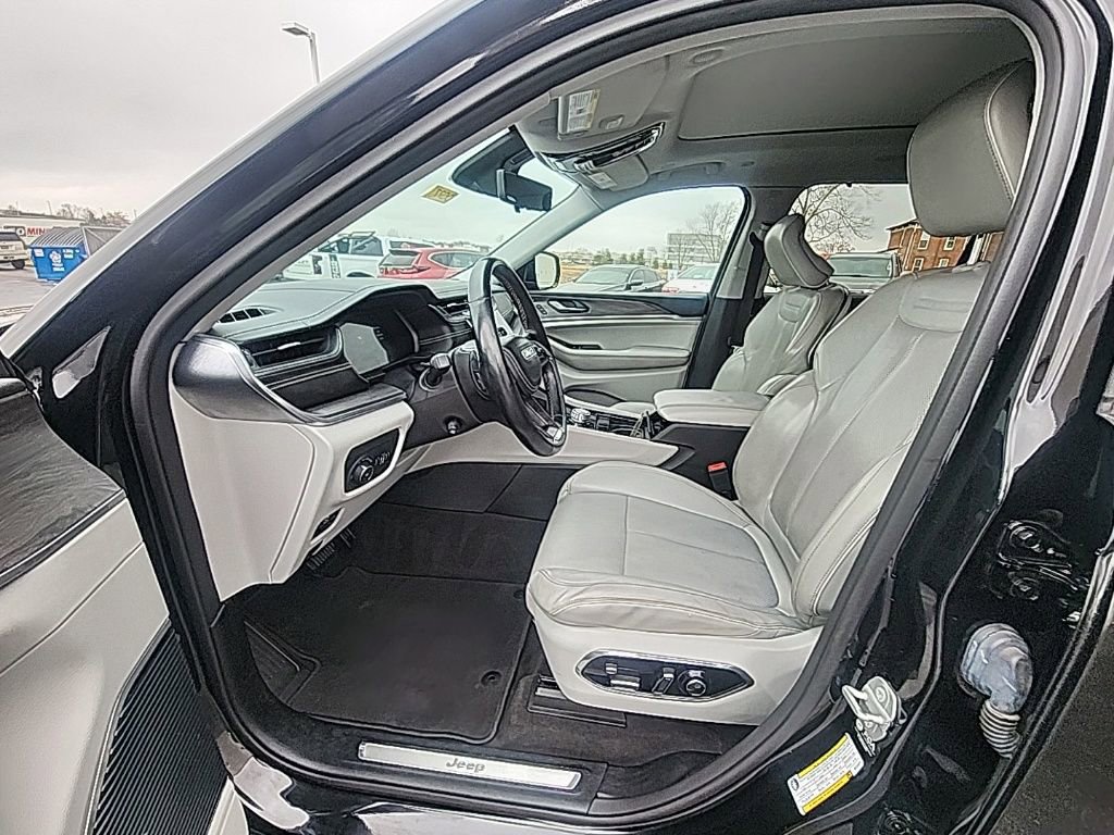 Used 2021 Jeep Grand Cherokee L Overland w/ Luxury Tech Group IV image 14